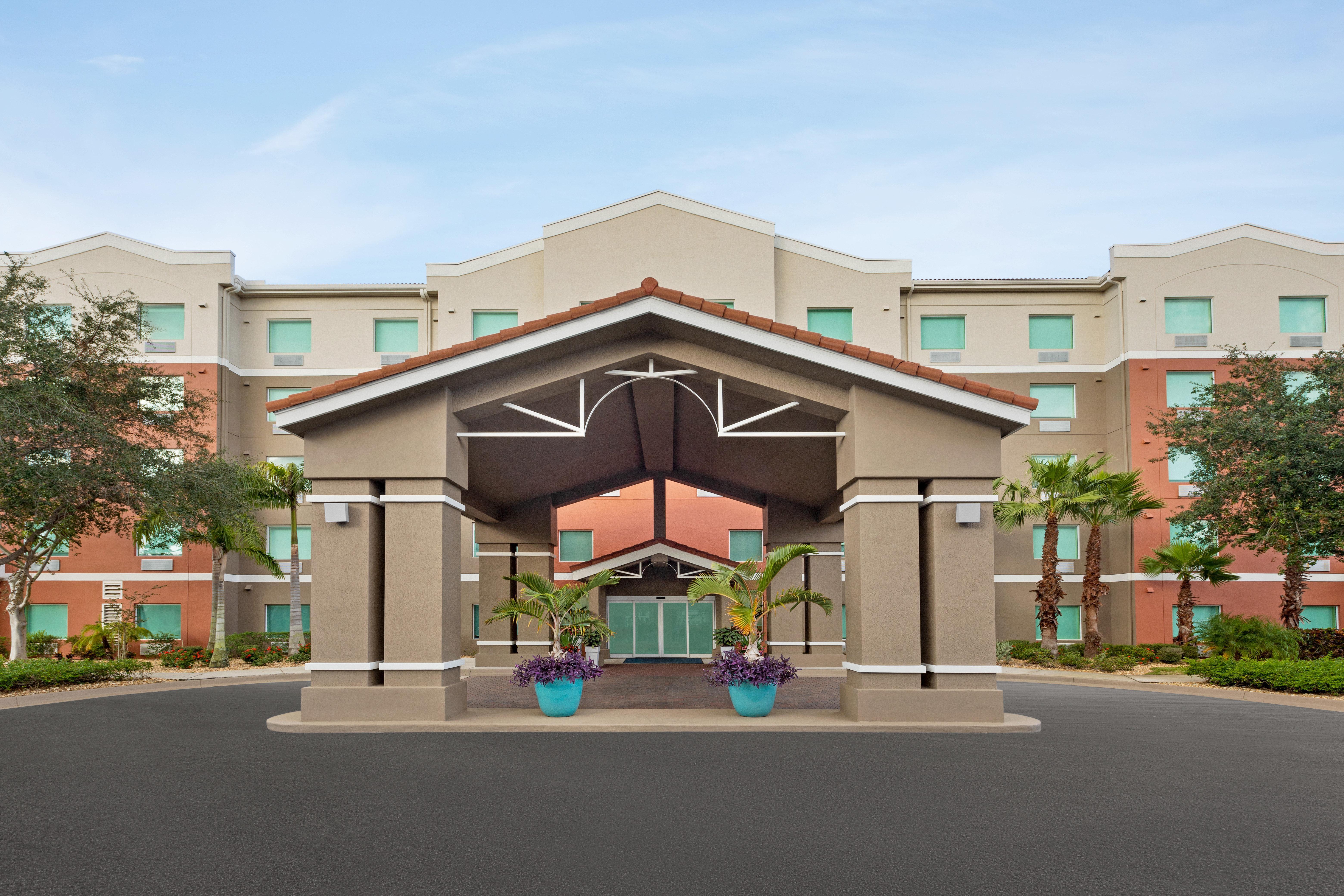 Holiday Inn Express & Suites Pembroke Pines-Sheridan St, An Ihg Hotel Exteriér fotografie